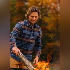 L.L. Bean Men's Blue and Red Casual Button Down Shirt